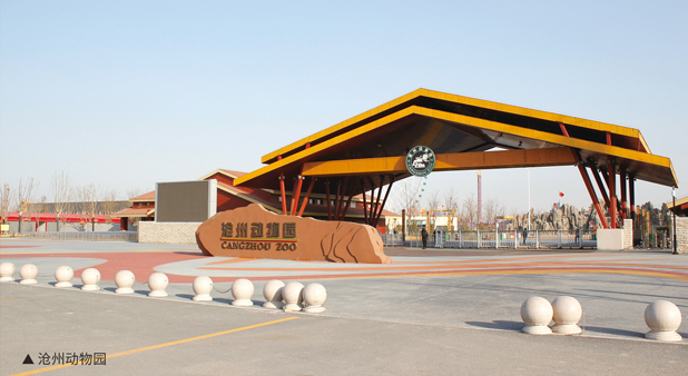 ���݄���@